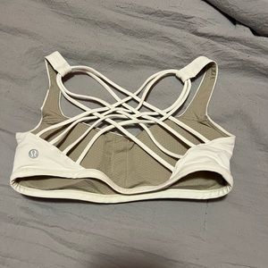 Lululemon white free to be wild bra size 6